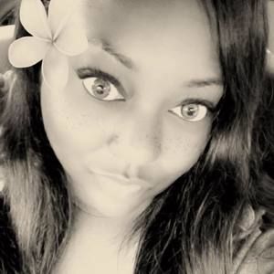 Meet your Posher, Etalya